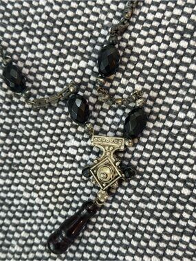 Vintage-Inspired Amber Bead Pendant Necklace